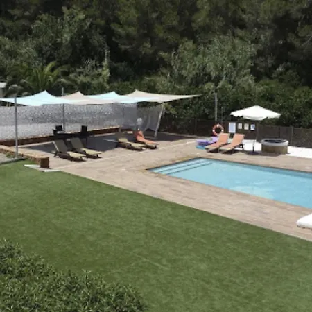 Mit Grossem Gemeinschaftspool By Interhome Santa Eularia des Riu